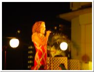 singer1.jpg