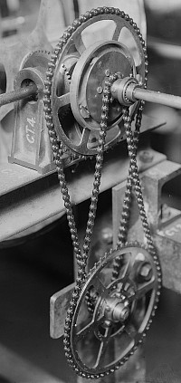 94/222/23-8/18/4 Glass negative, full plate, early chain and pulley driven totalisator pre-assembled in Automatic Totalisators Limited factory, 1913
(Click the thumbnail to see the original image)