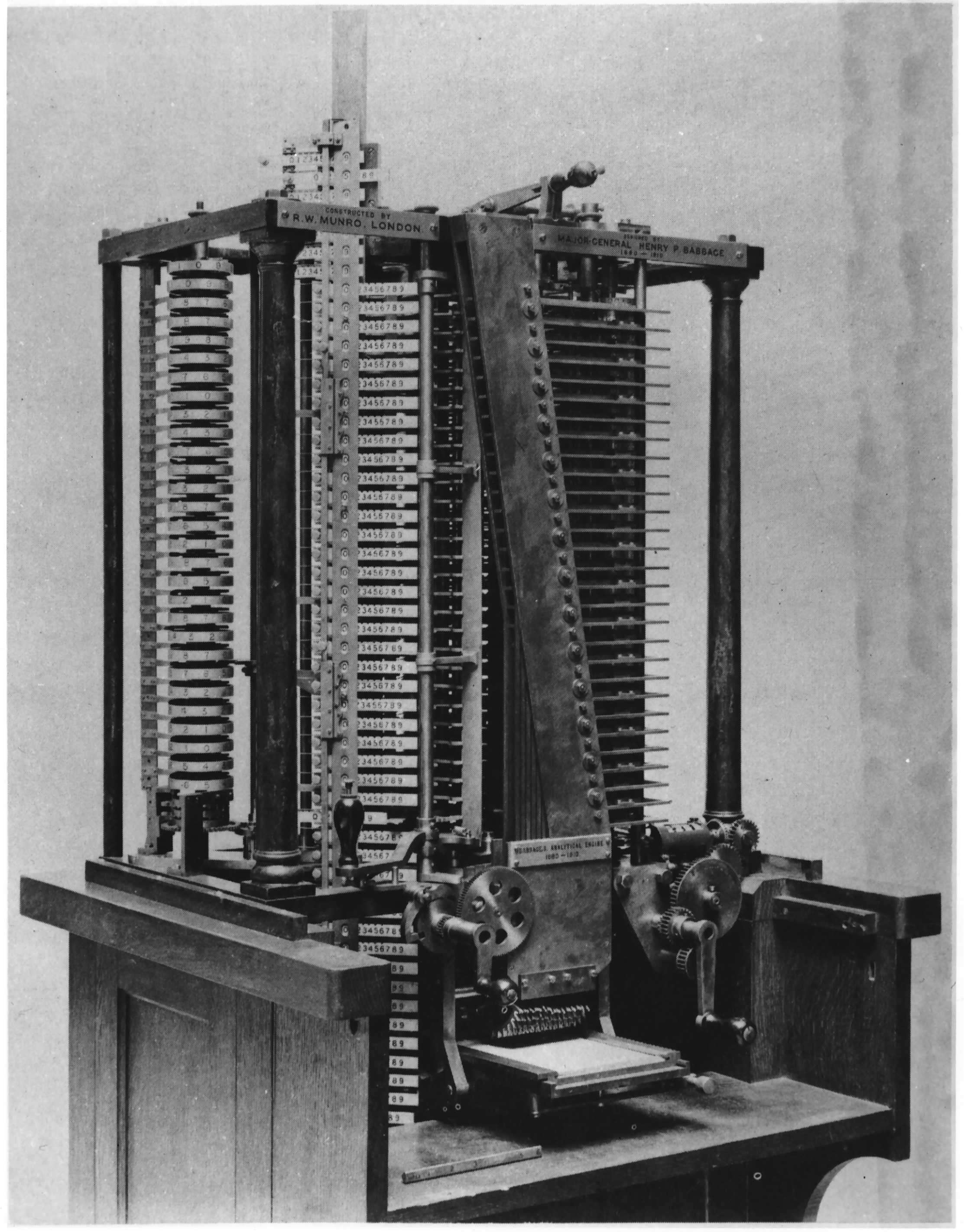 Первая машина бэббиджа. Первая аналитическая машина Бэббиджа. "Аналитическая машина" Бэббиджа (1843).