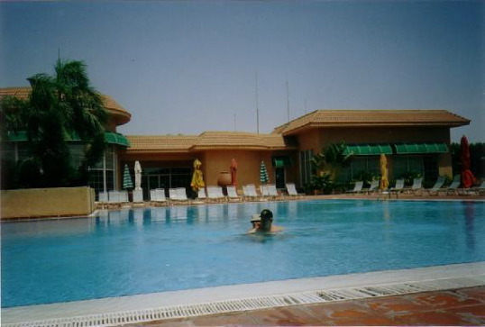 Mom&Dad@Pool